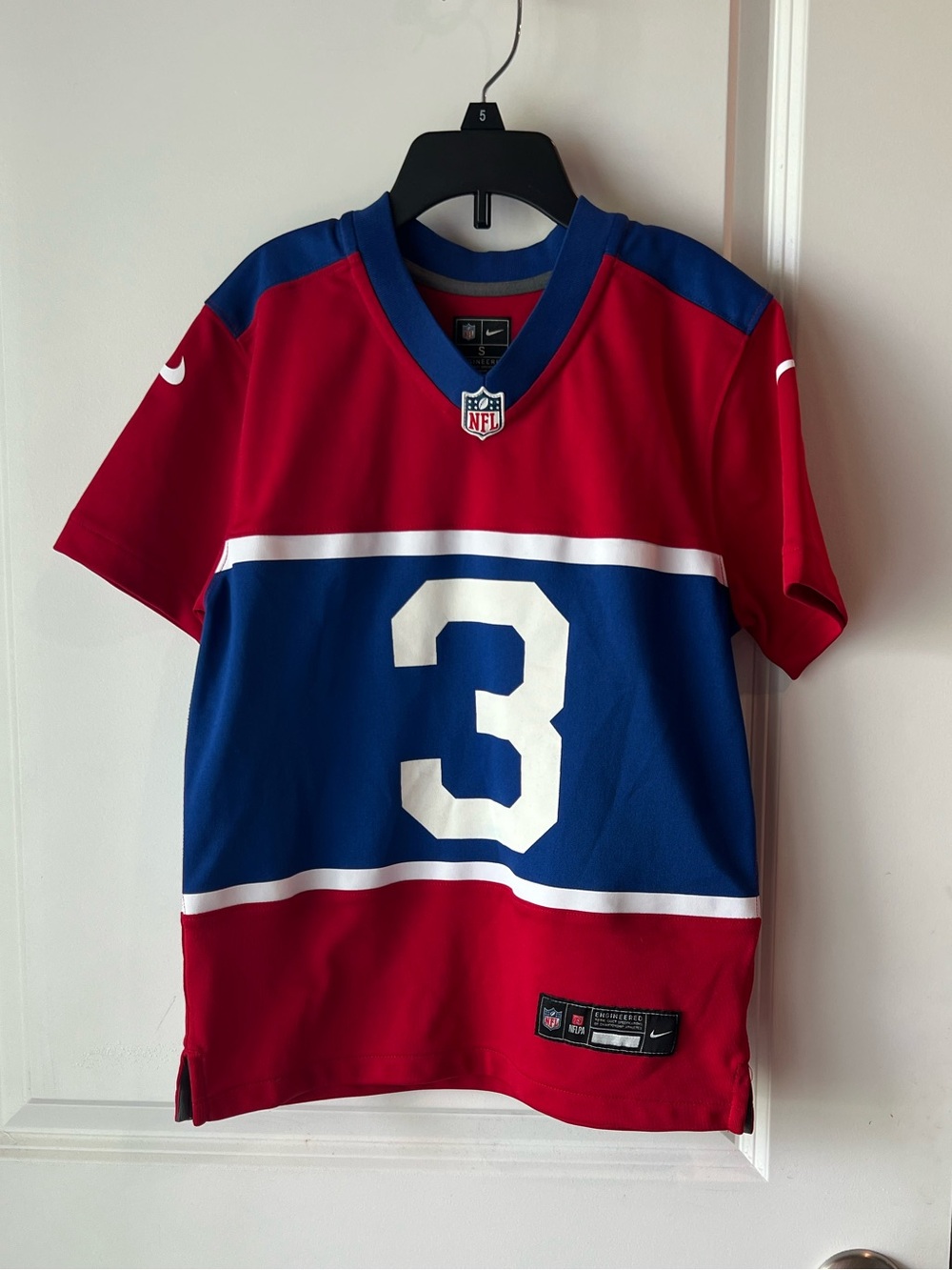 Nike Kids Giants NFL Jersey with White Number 3. Small